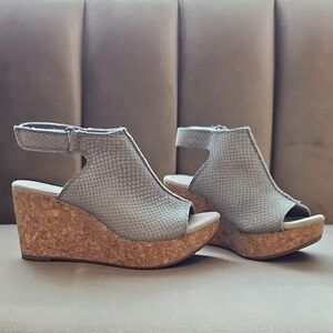 Clarks Ultimate Comfort Gray Wedge Sandals